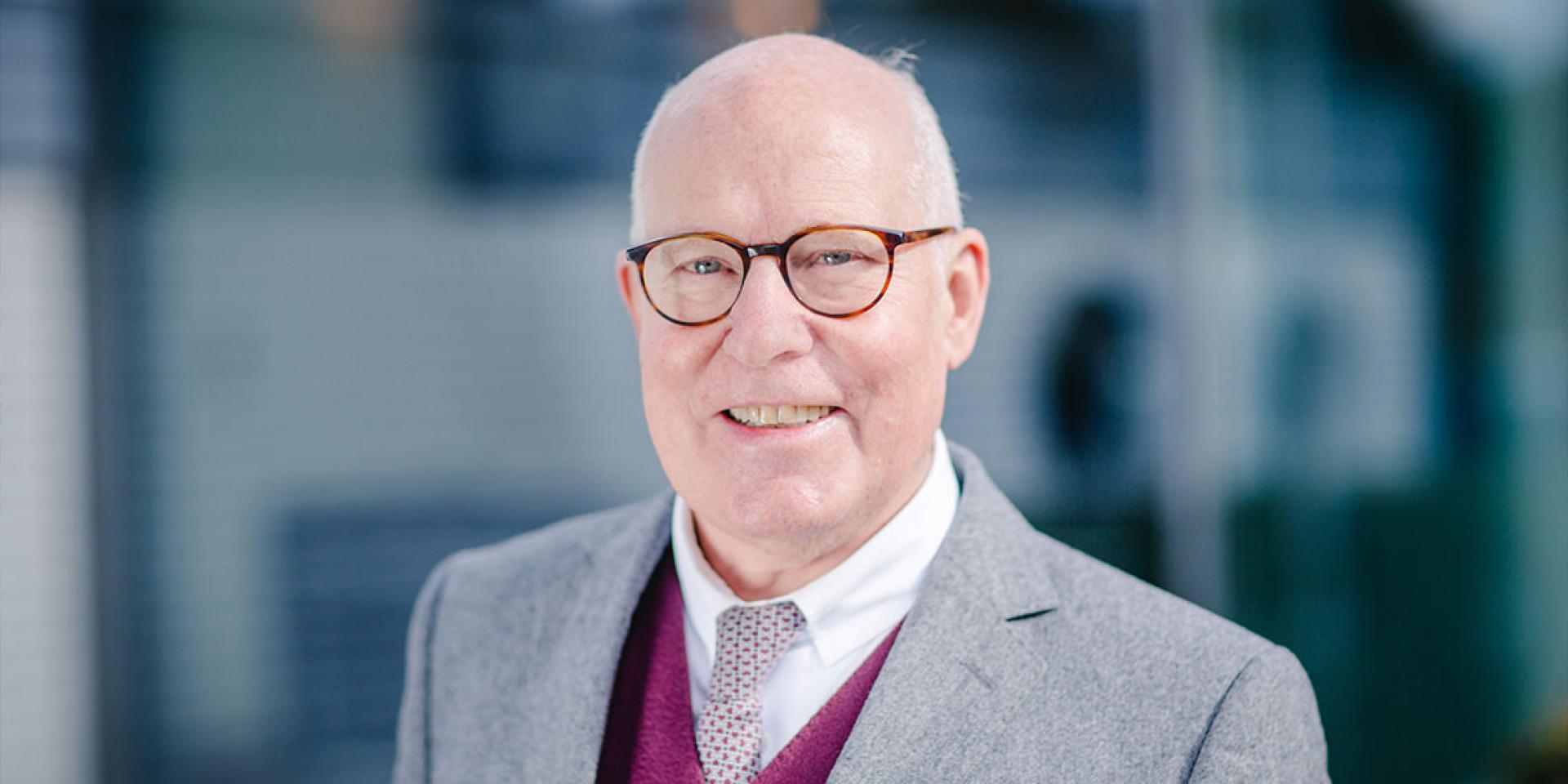 Dr. jur. Michael Newzella